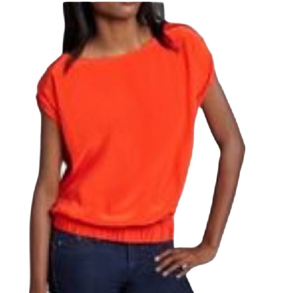 Diane Von Furstenberg Tops - Diane Von Furstenburg 100% Silk Tomori Blouse 6